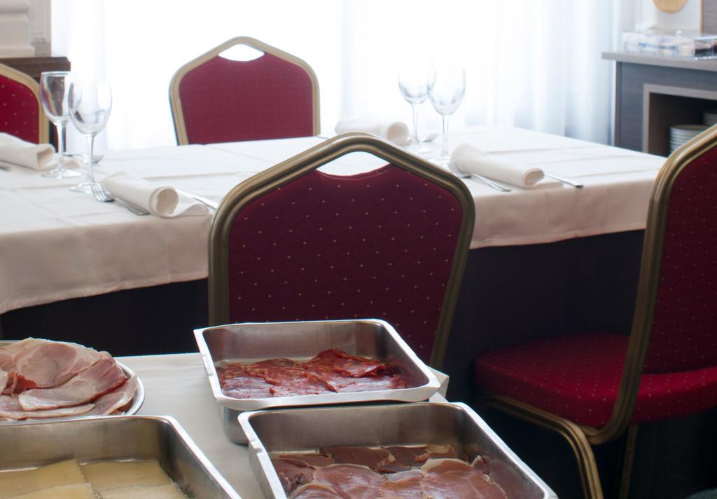 פונפרדה Hotel Madrid Bierzo מראה חיצוני תמונה