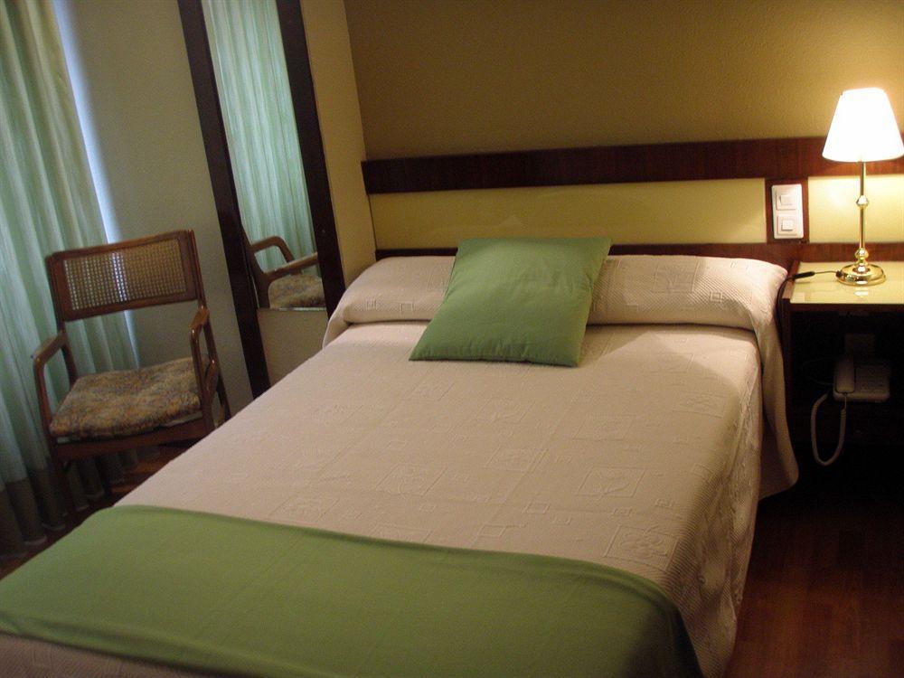 פונפרדה Hotel Madrid Bierzo מראה חיצוני תמונה