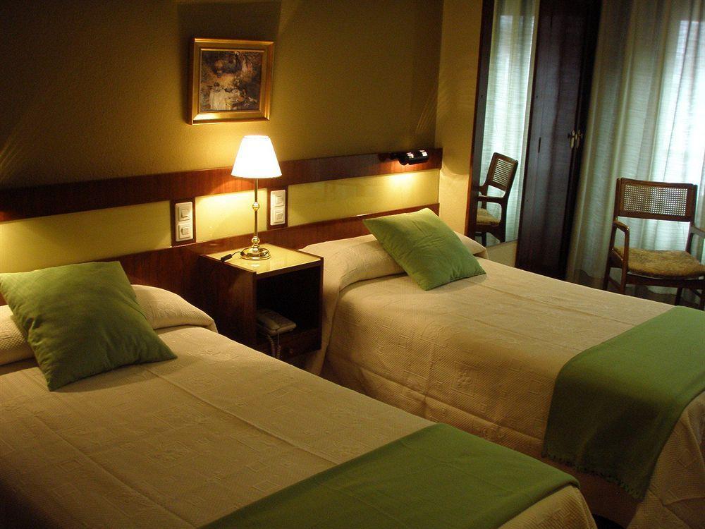 פונפרדה Hotel Madrid Bierzo מראה חיצוני תמונה