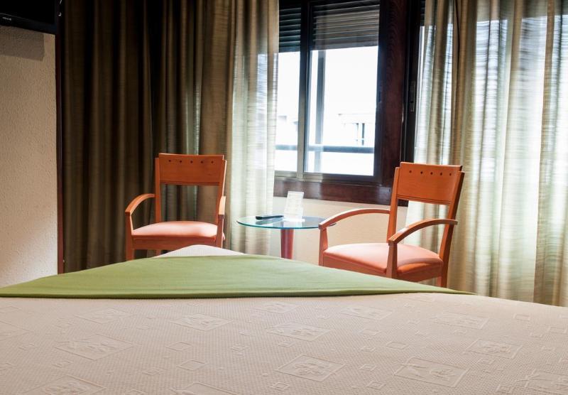 פונפרדה Hotel Madrid Bierzo מראה חיצוני תמונה